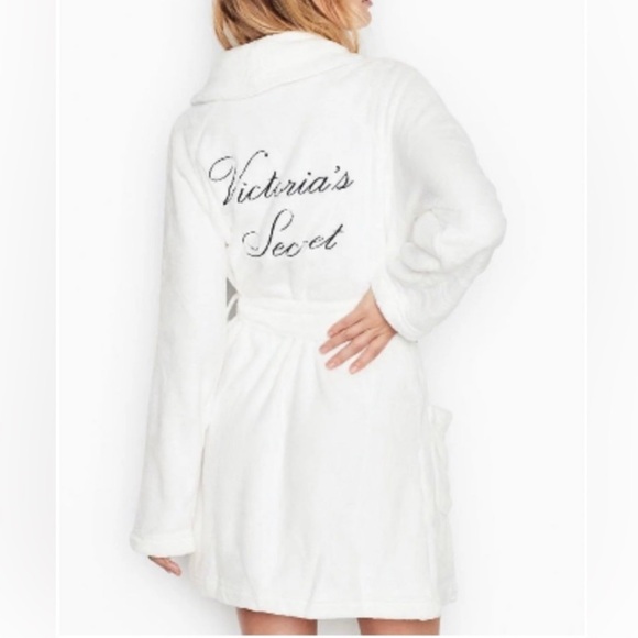 NWT Victoria Secret Plush Robe - Picture 1 of 3